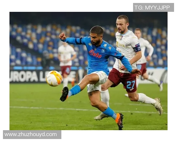 足球明星中谁的脚尺码最小揭秘与影响球技的关系分析